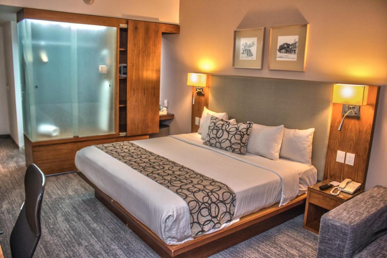 Casa Inn Premium Hotel Queretaro Miranda Extérieur photo A room at the hotel